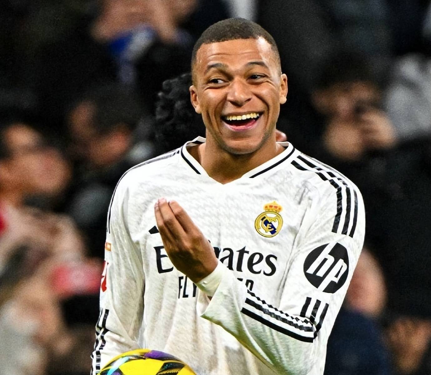 万博体育官网-包含离谱！皇家马德里豪取连胜备战西甲清晨菲尼克斯太阳调整名单以备意大利杯，国际比赛日里昂调整名单以备德国杯的词条